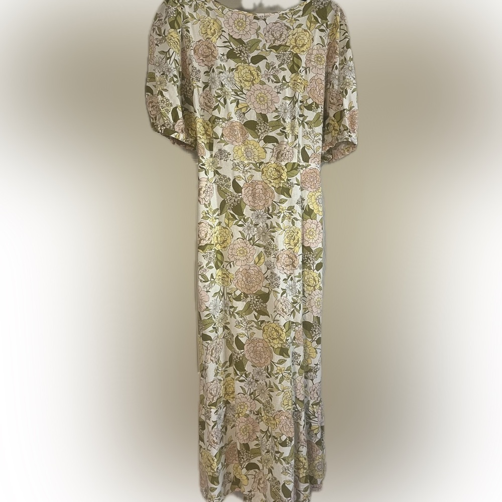 Gorgeous Who What Wear Yellow and Cream floral dress linen and rayon blend. Soft